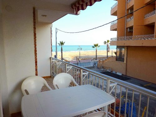 Alquiler apartamentos Peñiscola | Agencia Beltran | Apartamentos Peñiscola |  ref. 012- La Paz | Terraza vista lateral al mar
