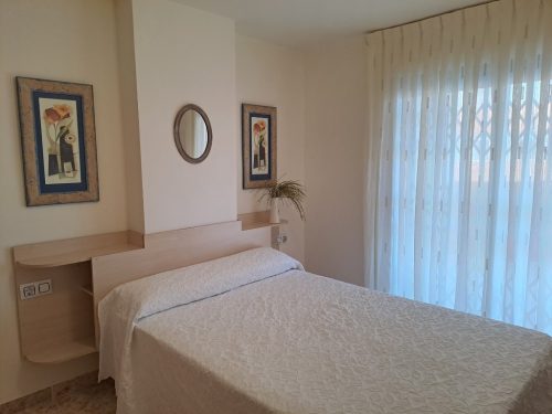 Ref. 456- Europeñíscola | Apartamento 1ª línea de playa | Piscina | Parking privado | Habitación doble