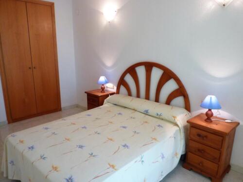 Alquiler apartamentos | Agencia Beltrán | Ref. 460- Residencial Mediterráneo | Piscinas y tenis | Habitación grande
