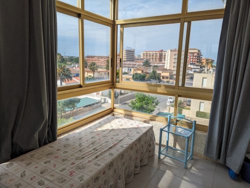 Alquiler apartamentos | Agencia Beltrán | Ref. 461- Residencial Mediterráneo | Piscinas y tenis | Terraza cerrada