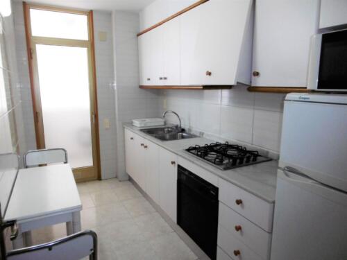 Alquiler apartamentos | Agencia Beltrán | Ref. 462- Residencial Mediterráneo | Piscinas y tenis | Cocina completa