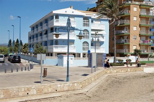 Alquiler apartamentos | Agencia Beltrán | Ref. 470- Barramundi | Piscina y parking | Primera línea | Buena situación
