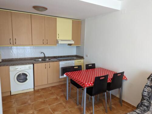 Alquiler apartamentos | Agencia Beltrán | Ref. 471- Barramundi | Piscina y parking | Primera línea | Cocina