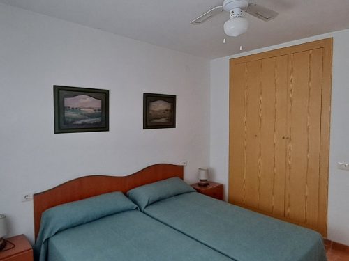 Alquiler apartamentos | Agencia Beltrán | Ref. 471- Barramundi | Piscina y parking | Primera línea | Dormitorio doble