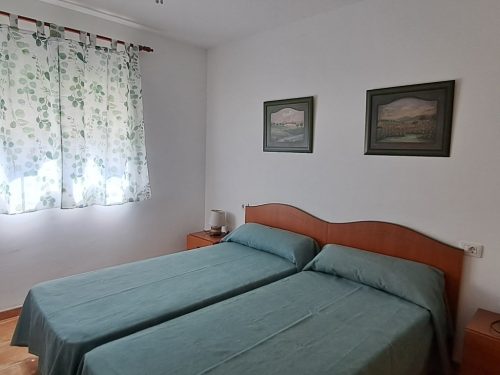 Alquiler apartamentos | Agencia Beltrán | Ref. 471- Barramundi | Piscina y parking | Primera línea | Dormitorio