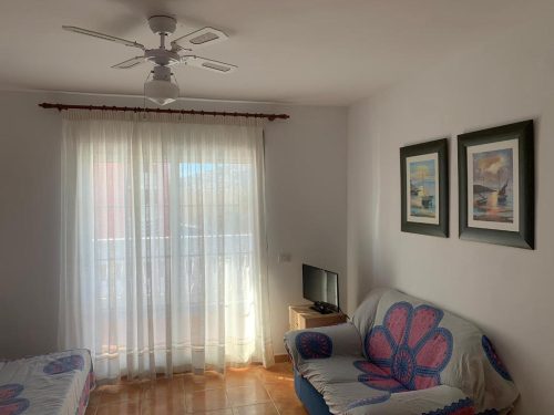 Alquiler apartamentos | Agencia Beltrán | Ref. 471- Barramundi | Piscina y parking | Salón con sofá cama