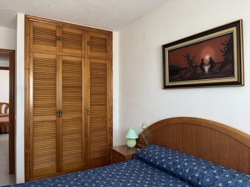 Alquiler apartamentos | Agencia Beltrán | Ref. 474- Picasso | Piscina y parking | Primera línea | Habitación doble