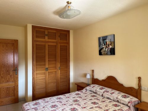 Alquiler apartamentos | Agencia Beltrán | Ref. 476- Picasso | Piscina y parking | Primera línea | Habitación principal