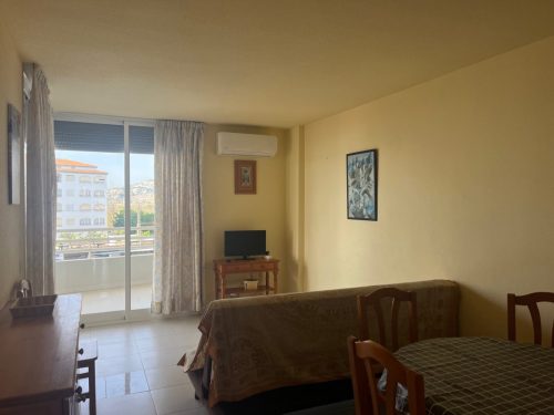 Alquiler apartamentos | Agencia Beltrán | Ref. 476- Picasso | Piscina y parking | Primera línea | Salón