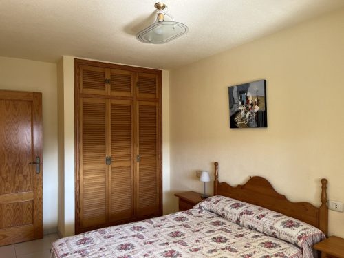 Alquiler apartamentos | Agencia Beltrán | Ref. 476- Picasso | Piscina y parking | Primera línea | Habitación principal