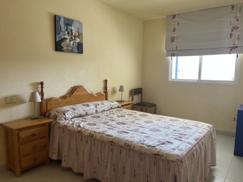 Alquiler apartamentos | Agencia Beltrán | Ref. 476- Picasso | Piscina y parking | Primera línea | Habitación principal