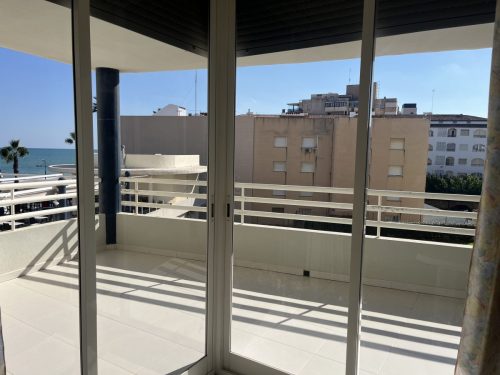 Alquiler apartamentos | Agencia Beltrán | Ref. 476- Picasso | Piscina y parking | Primera línea | Vistas al mar