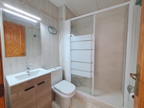 Alquiler apartamentos | Agencia Beltrán | Apartamentos Marcelino | Ref. 501 | Centro | Primera línea de playa | Baño