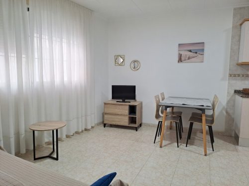 Alquiler apartamentos | Agencia Beltrán | Apartamentos Marcelino | Ref. 501 | Centro | Primera línea de playa | Comedor