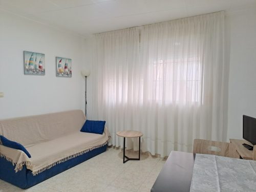 Alquiler apartamentos | Agencia Beltrán | Apartamentos Marcelino | Ref. 501 | Centro | Primera línea de playa | Salón con sofá-cama