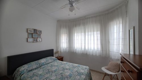 Alquiler apartamentos | Agencia Beltrán | Apartamentos Marcelino | Ref. 501 | Centro | Primera línea de playa | Dormitorio con vistas