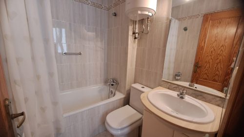 Alquiler apartamentos | Agencia Beltrán | Apartamentos Marcelino | Ref. 502 | Centro | Primera línea de playa | Baño