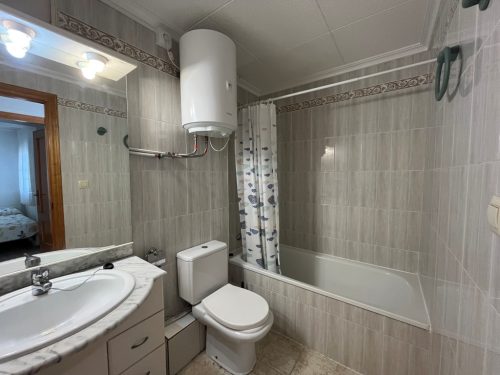 Ref. 503- Marcelino | Casco antiguo | Primera línea de playa | 2 habitaciones | Terraza con vistas al mar | Baño