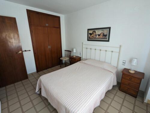 Alquiler apartamentos | Agencia Beltrán | Ref. 508 Los corales | Primera línea de playa | Piscina y parking | Dormitorio