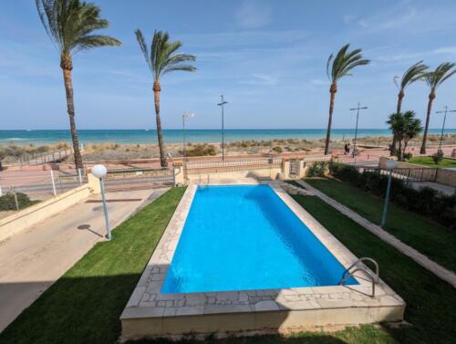 Alquiler apartamentos | Agencia Beltrán | Ref. 508 Los corales | Primera línea de playa | Piscina y parking | Primera línea de playa
