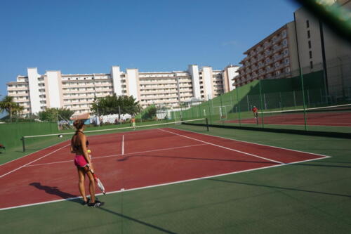 Estudios Peñismar 1 | Apartamentos Peñiscola | Piscinas, tenis y paddel | Ref. 526- Agencia Beltrán | Tenis, frontón y paddel