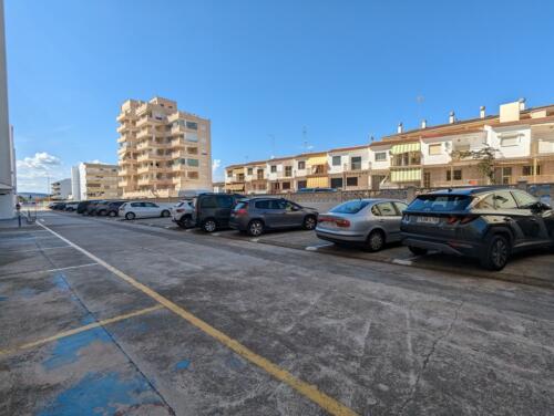 Estudios Peñismar 1 | Apartamentos Peñiscola | Piscinas, tenis y paddel | Ref. 526- Agencia Beltrán | Zona de parkings