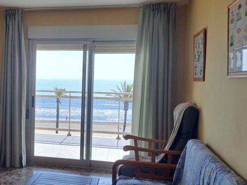 Apartamentos Peñiscola | Alquiler | Agencia Beltrán | Ref. 569- Playa dorada | Primera linea de playa
