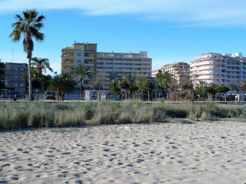 Agencia Beltrán | Alquiler apartamentos | Peñiscola Azahar | Ref. 585 | Urbanización con piscina | Primera linea de playa