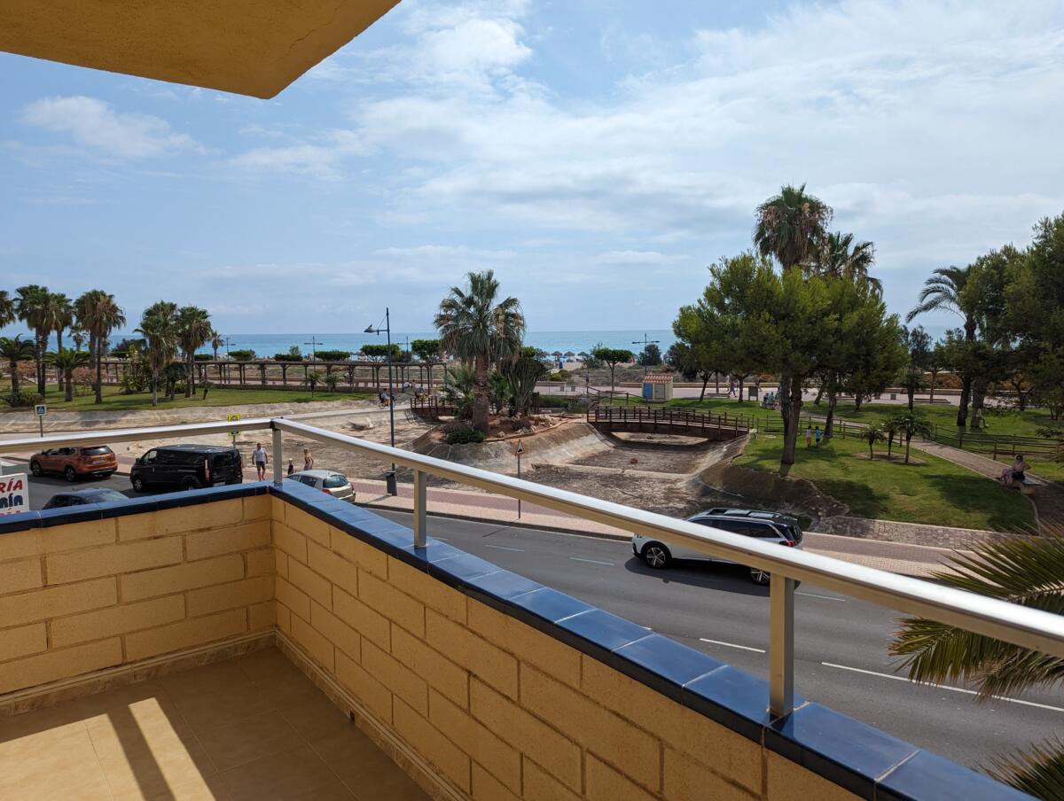 Alquiler apartamentos | Agencia Beltrán | Peñiscola azahar | Ref. 587 | Urbanización con piscina | Terraza