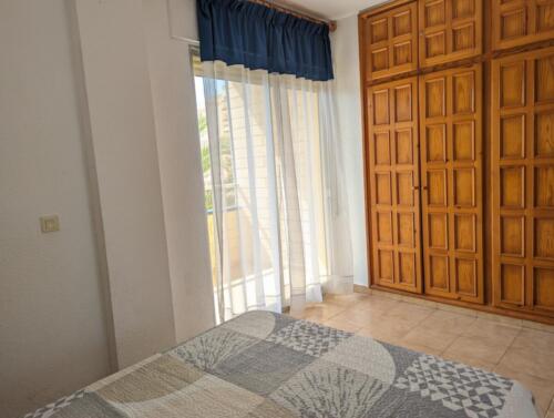 Alquiler apartamentos | Agencia Beltrán | Peñiscola azahar | Ref. 587 | Urbanización con piscina | Dormitorio con terraza
