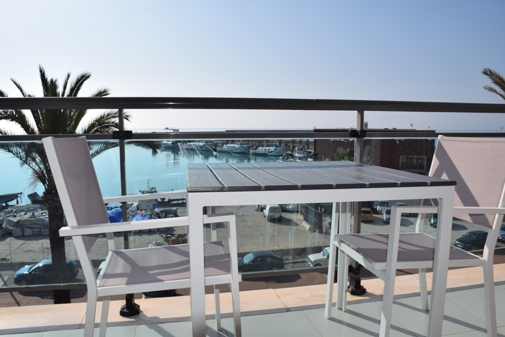Apartamento Benicarló | 1ª línea de mar | 2 habitaciones | Cocina equipada | Parking privado | Terraza