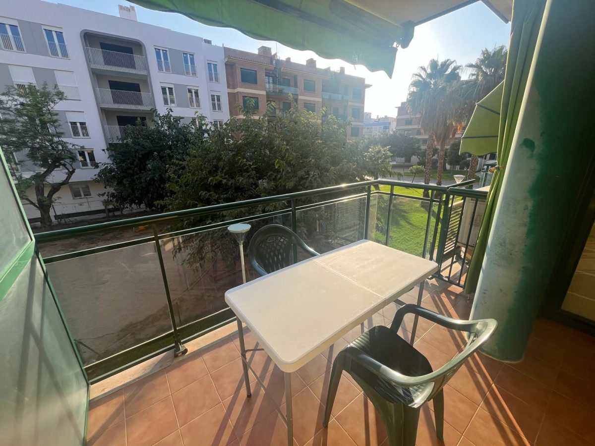 Ref. 721 | Apartamento Marina Park | Benicarló | Terraza a la plaza ajardinada | Piscina en urbanización