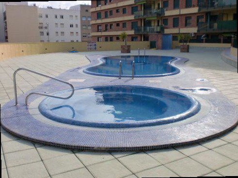 Ref. 721 | Apartamento Marina Park | Benicarló | Terraza a la plaza ajardinada | Piscina en urbanización | Piscina
