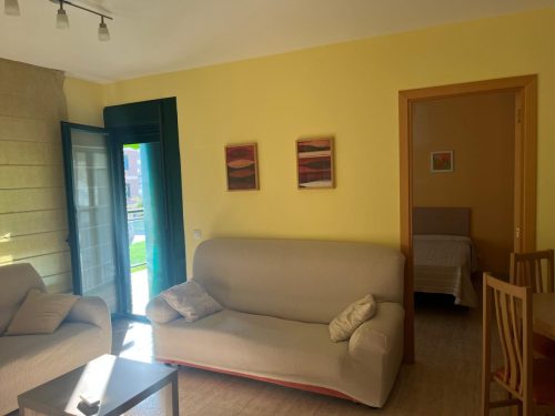 Ref. 721 | Apartamento Marina Park | Benicarló | Terraza a la plaza ajardinada | Piscina en urbanización | Salón