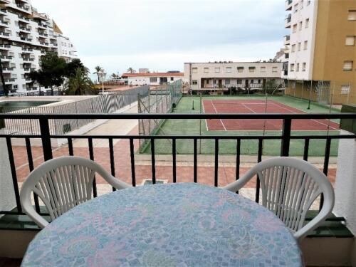 Alquiler apartamentos | Agencia Beltrán | Peñiscola playa ref. 811 | Urbanización con piscina | Centro de Peñiscola | Terraza