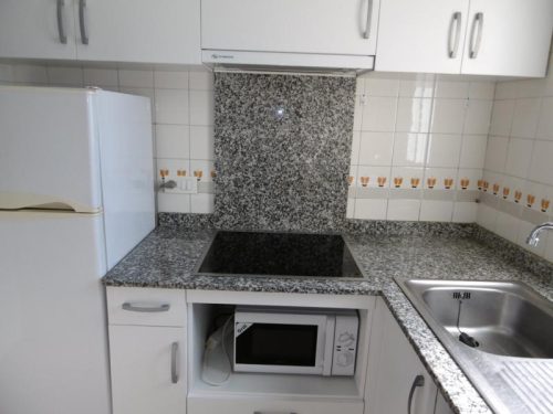Alquiler apartamentos | Agencia Beltrán | Peñiscola playa ref. 811 | Urbanización con piscina | Centro de Peñiscola | 1 Habitación | Aire acondicionado