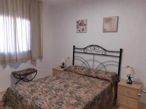 Alquiler apartamentos | Agencia Beltrán | Peñiscola playa ref. 811 | Urbanización con piscina | Centro de Peñiscola | Habitación doble