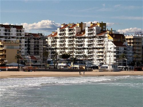 Peñiscola playa | Ref. 814 | Primera linea de playa | Terraza vista al mar y al castillo | Piscina y tenis