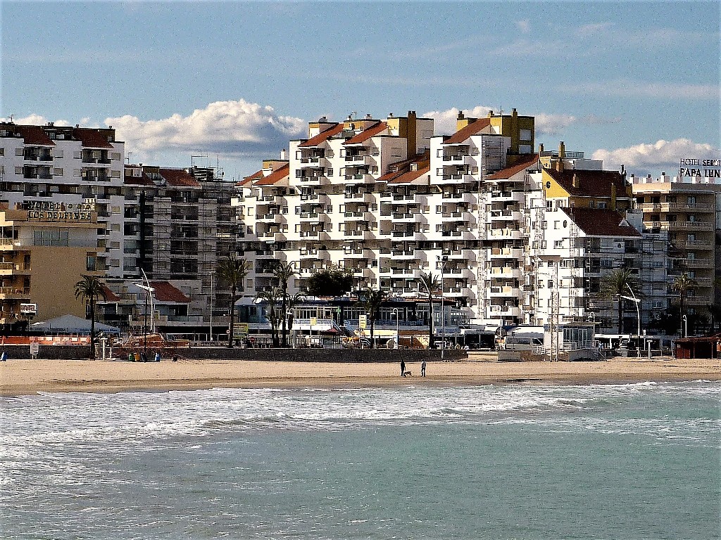 Alquiler apartamentos | Agencia Beltrán | Peñiscola playa ref. 815 | Urbanización con piscina | Centro de Peñiscola