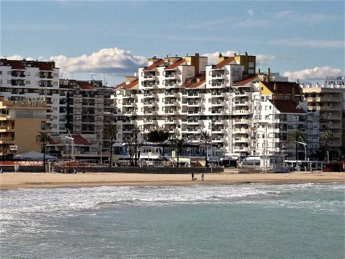 Alquiler apartamentos | Agencia Beltrán | Peñiscola playa ref. 815 | Urbanización con piscina | Centro de Peñiscola