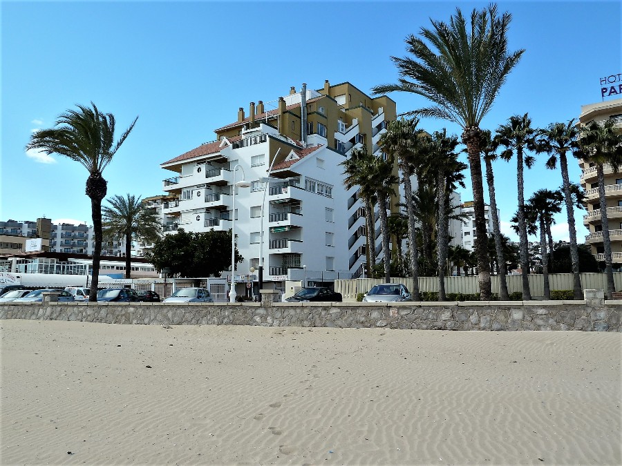 Alquiler apartamentos | Agencia Beltrán | Peñiscola playa ref. 816 | Urbanización con piscina | Centro de Peñiscola 